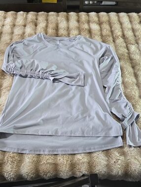 Light Gray Ruched Long-Sleeve Women's Top